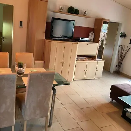 Holiday home E13 Mit Garten, Terrasse Und Deichblick Butjadingen
