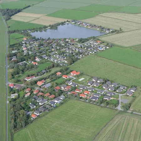 Holiday home E13 Mit Garten, Terrasse Und Deichblick *
